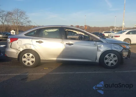 2016 Ford Focus S from USA, damaged, VIN 1FADP3E20GL349960